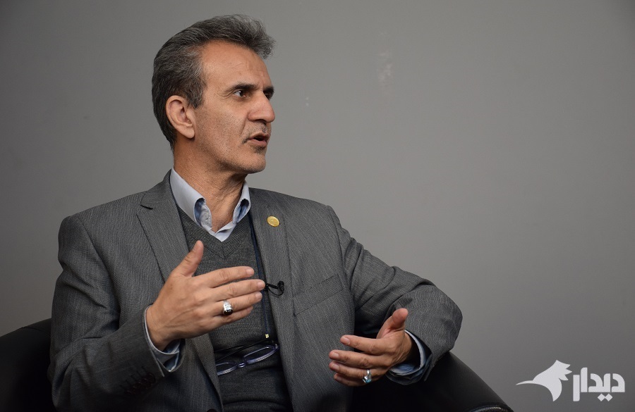 در هیاهوی جنگ، خواهان صلح باشیم