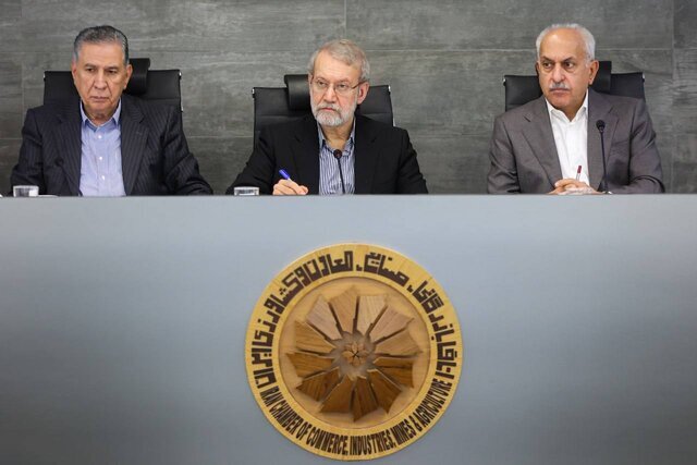 گفت‌وگوی لاریجانی با اعضای اتاق بازرگانی