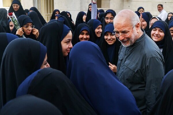 قالیباف: مسوولان باید توجه جدی به نقش دختران داشته باشند قالیباف: مسوولان باید توجه جدی به نقش دختران داشته باشند