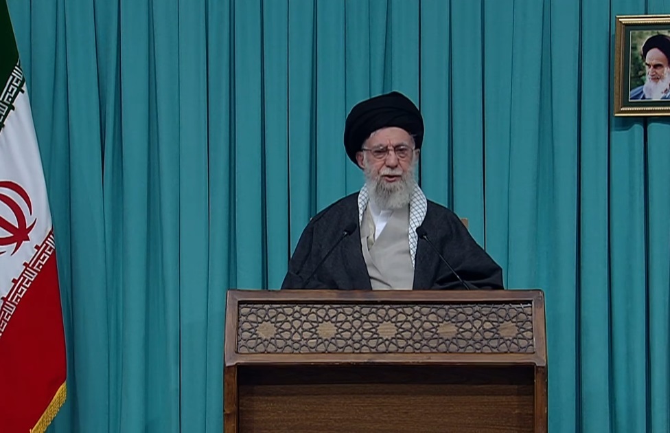 رهبر انقلاب: بمب هستهای نداریم و نخواهیم داشت/ آمریکا پیشاپیش نتیجه مذاکرات را معین کرده است رهبر انقلاب: بمب هستهای نداریم و نخواهیم داشت/ آمریکا پیشاپیش نتیجه مذاکرات را معین کرده است