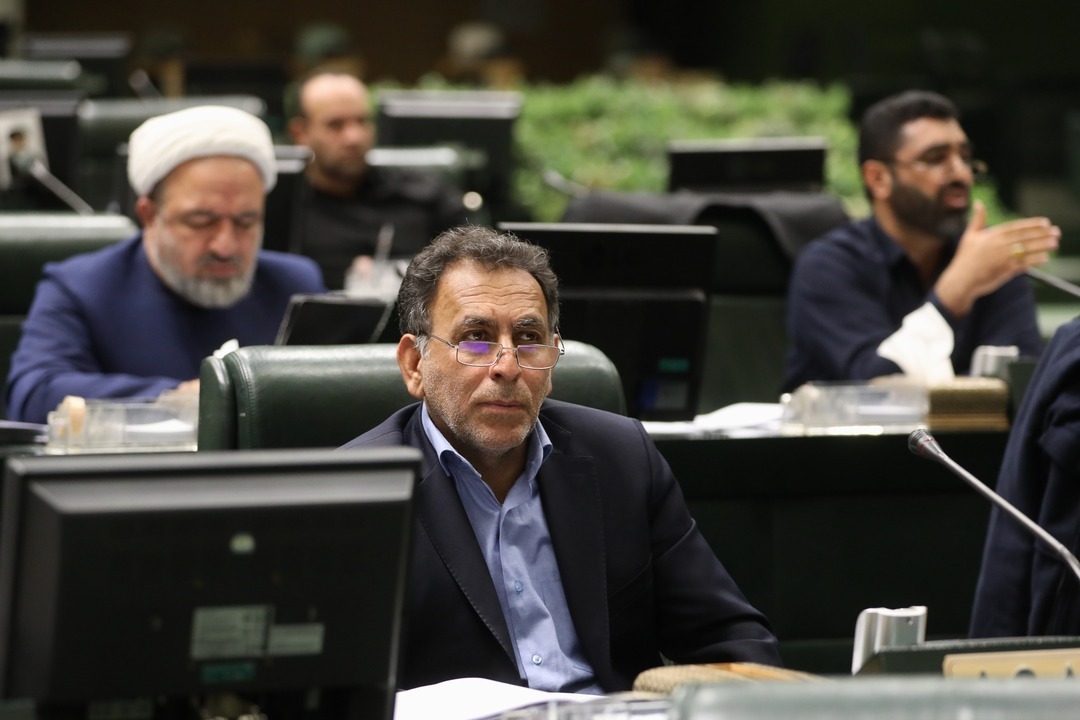 دست روحانی برای مناظره بسیار پر است/ آقایان به ۶ قطعنامه میگفتند کاغذ پاره! دست روحانی برای مناظره بسیار پر است/ آقایان به ۶ قطعنامه میگفتند کاغذ پاره!