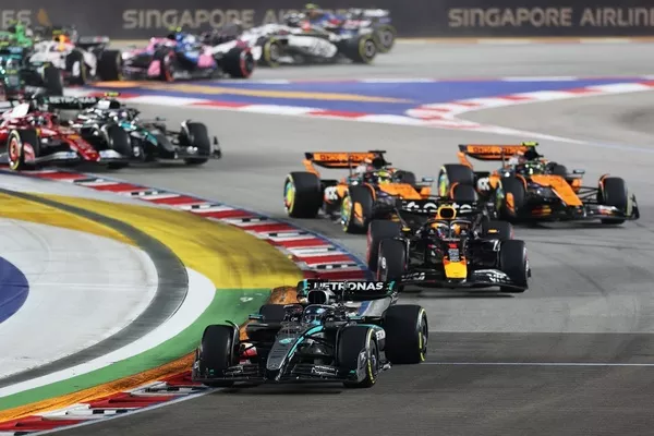 گرندپری سنگاپور؛ اولی راسل، جنگ مکس و نوریس!