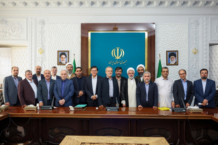 منابع بهبود معیشت مردم نباید صرف پرداخت حقوق کارکنان ساختار‌های ناکارآمد شود