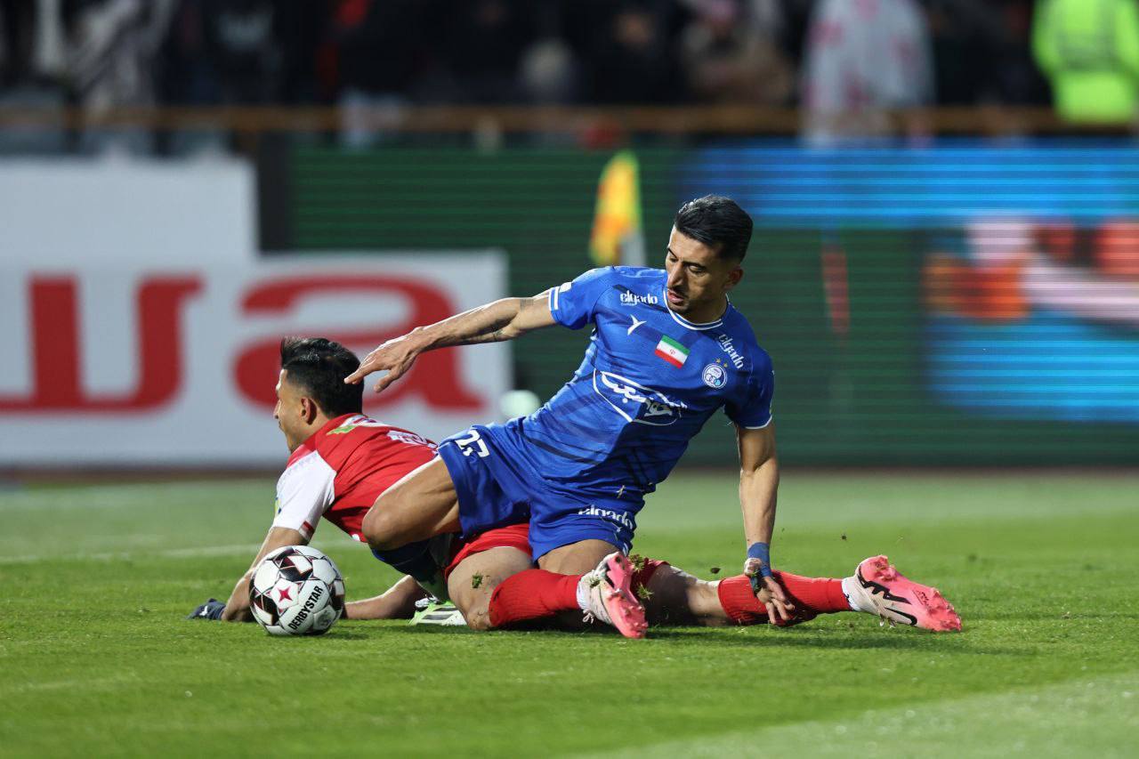 عملکرد ضعیف سرخابیها؛ یک تیم قهرمان میشود! عملکرد ضعیف سرخابیها؛ یک تیم قهرمان میشود!