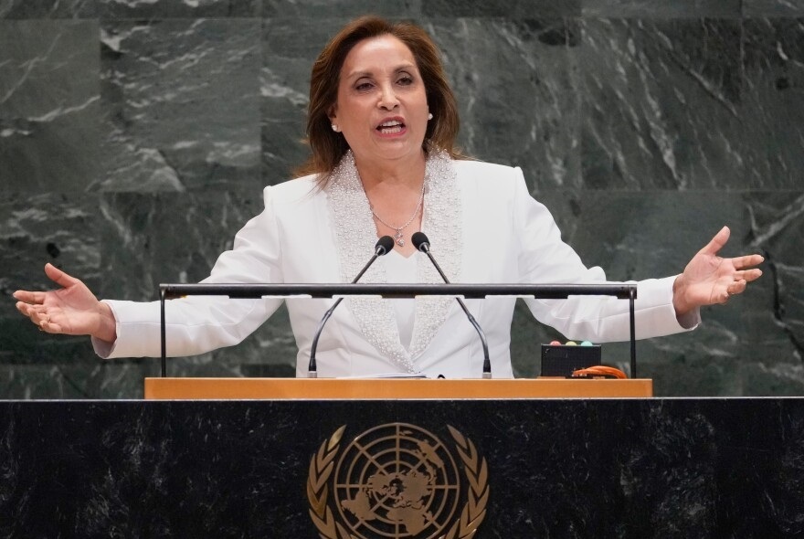 با اقدام پارلمان؛ رئیسجمهور پرو برکنار شد با اقدام پارلمان؛ رئیسجمهور پرو برکنار شد