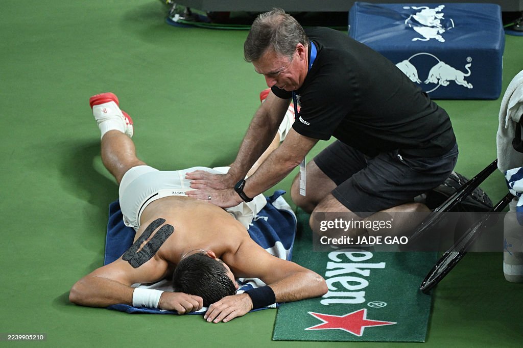 غولکشی در شانگهای؛ جوکوویچ از نفر ۲۰۴ جهان شکست خورد غولکشی در شانگهای؛ جوکوویچ از نفر ۲۰۴ جهان شکست خورد