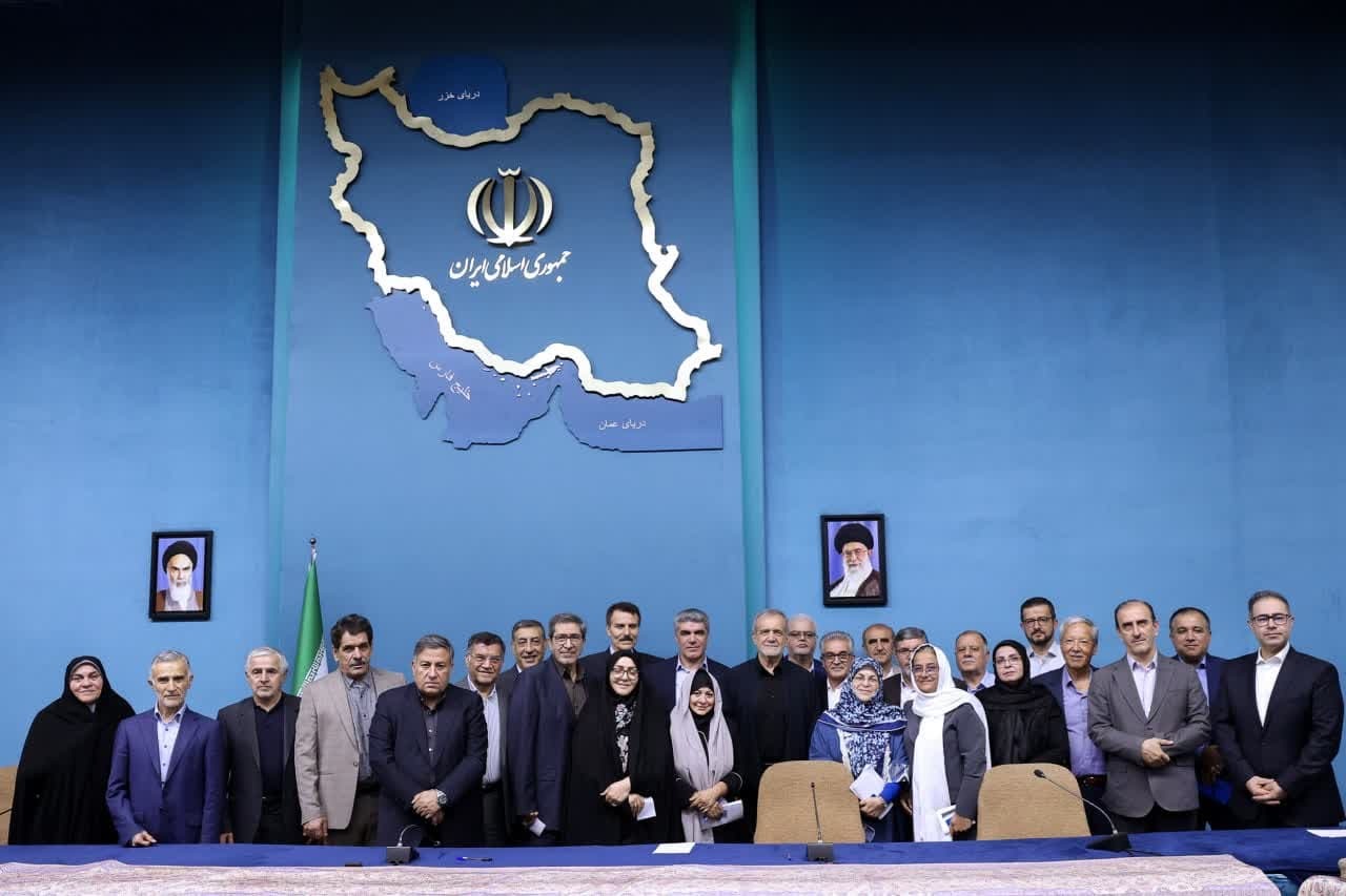 مرضیه امیری: نباید از سفر پزشکیان به نیویورک انتظار معجزه داشت/ ملاقات مقامات عالی‌رتبه تهران و واشنگتن در شرایط کنونی و بدون بستر مناسب سیاسی، شانس پائینی برای موفقیت دارد/ نقش تندروها در وضع فعلی، می‌تواند منجر به افزایش تنش‌ها و دور شدن از دیپلماسی شود