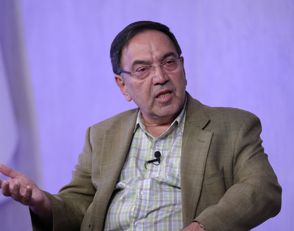 دلفی: درد امروز ما، جدای از درد فلسطین مسئله خودمان است/ اتفاق خاصی نیفتد، باید تا چند روز آینده شاهد بازگشت تحریم‌های وحشتناک هسته‌ای سازمان ملل باشیم/ اینکه ما فقط تاکید کنیم که به دنبال بمب نیستیم، کافی نیست