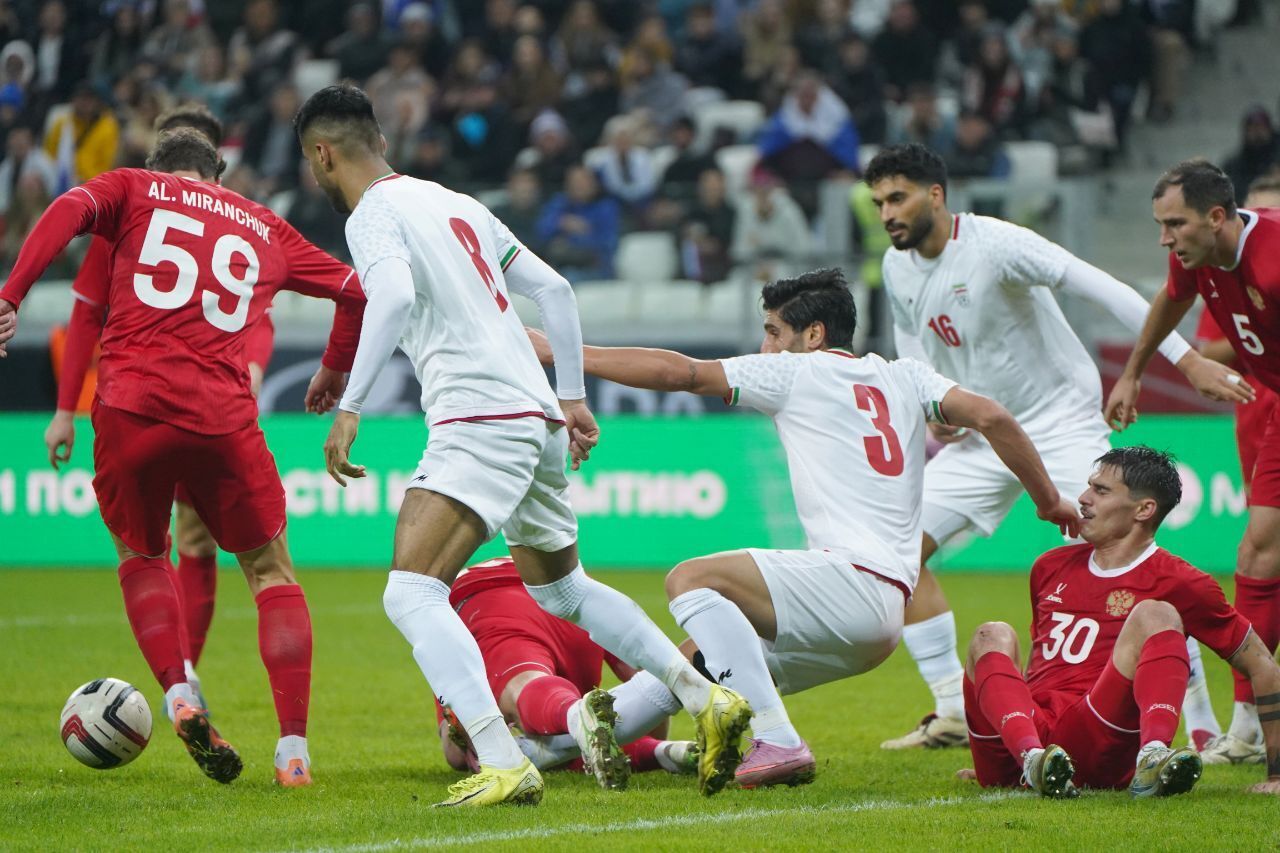 فوتبال مدرن میخواهیم، نه اوت دستی! فوتبال مدرن میخواهیم، نه اوت دستی!