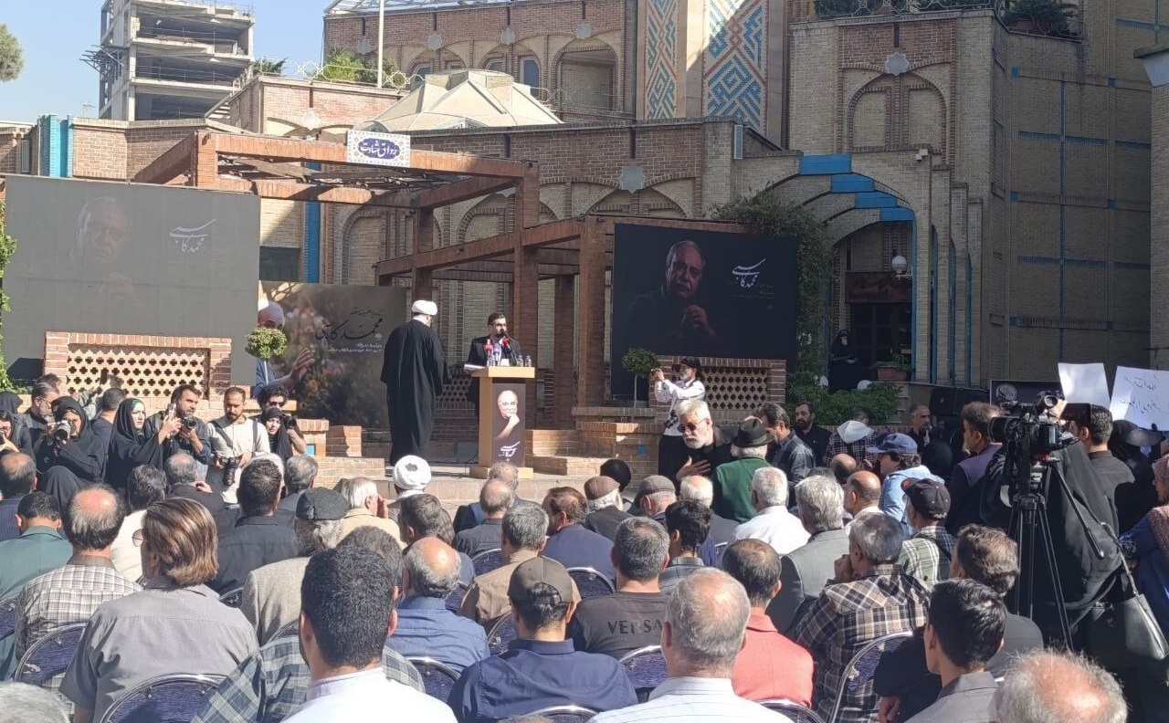 بدرقه پیکر «محمد کاسبی» با حضور هنرمندان +ویدیو