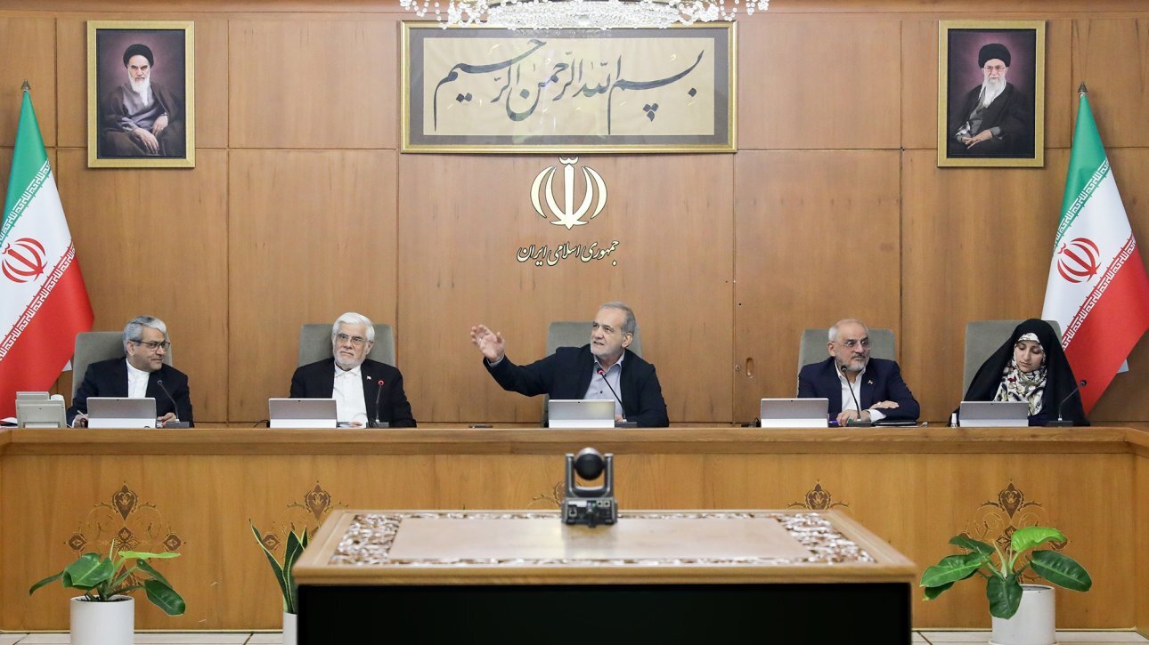 مسیر ملت ایران، ایستادگی در برابر زورگویان است/ تا آخرین لحظه پای میز گفت‌و‌گو بوده‌ایم