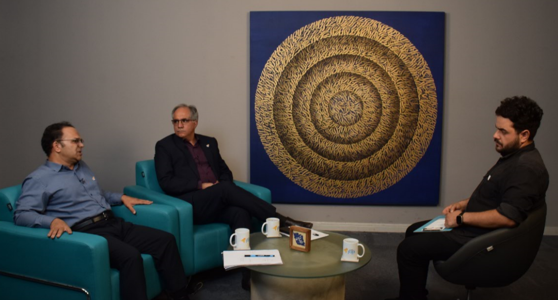 سعید شریعتی: شریعتمداری، هفته‌ای یک بار هوس بستن تنگه هرمز را دارد!/ روحانی، همین که به حصر نرفته باید خدا را شکر کند/ رحمن قهرمان‌پور: ادامه مسیر در وضعیت آتش‌بس‌ شکننده، شدنی نیست/ با شناختی که از پزشکیان داریم، بعید بود که با تصمیم فردی با ترامپ دیدار کند