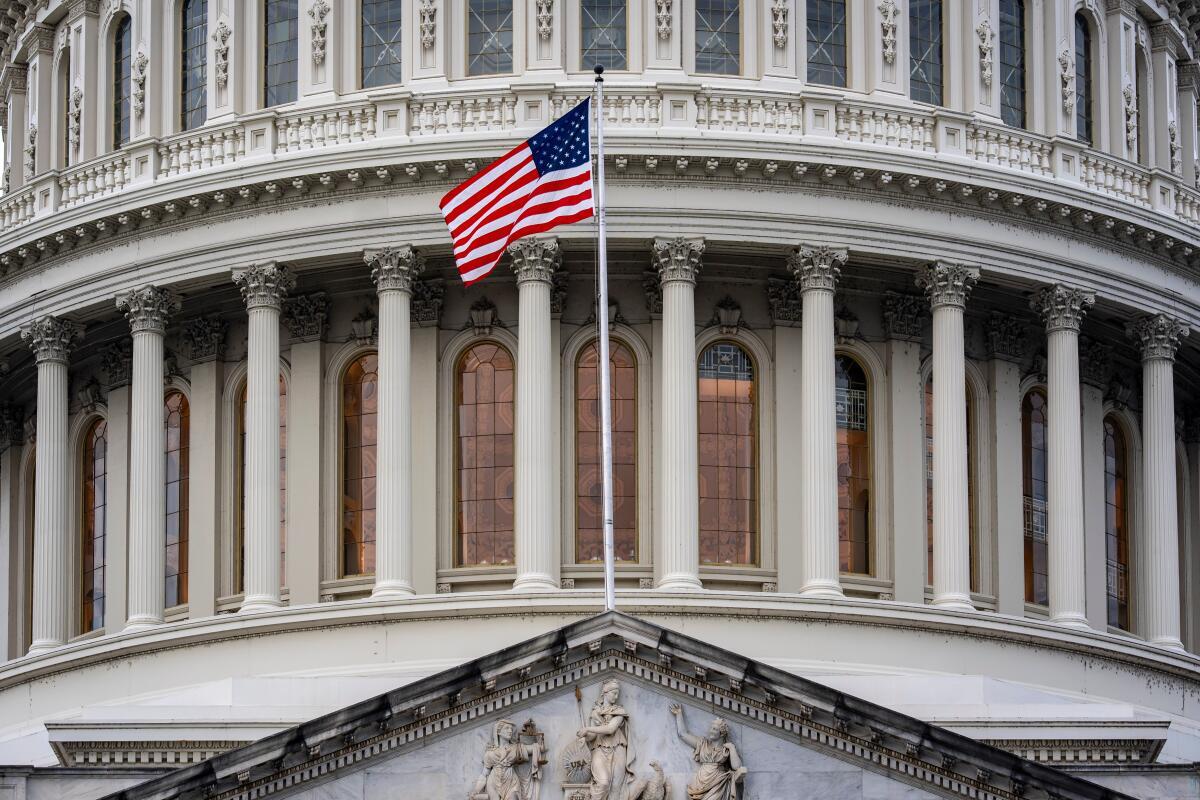 اختلاف بر سر بودجه؛ دولت آمریکا تعطیل شد اختلاف بر سر بودجه؛ دولت آمریکا تعطیل شد