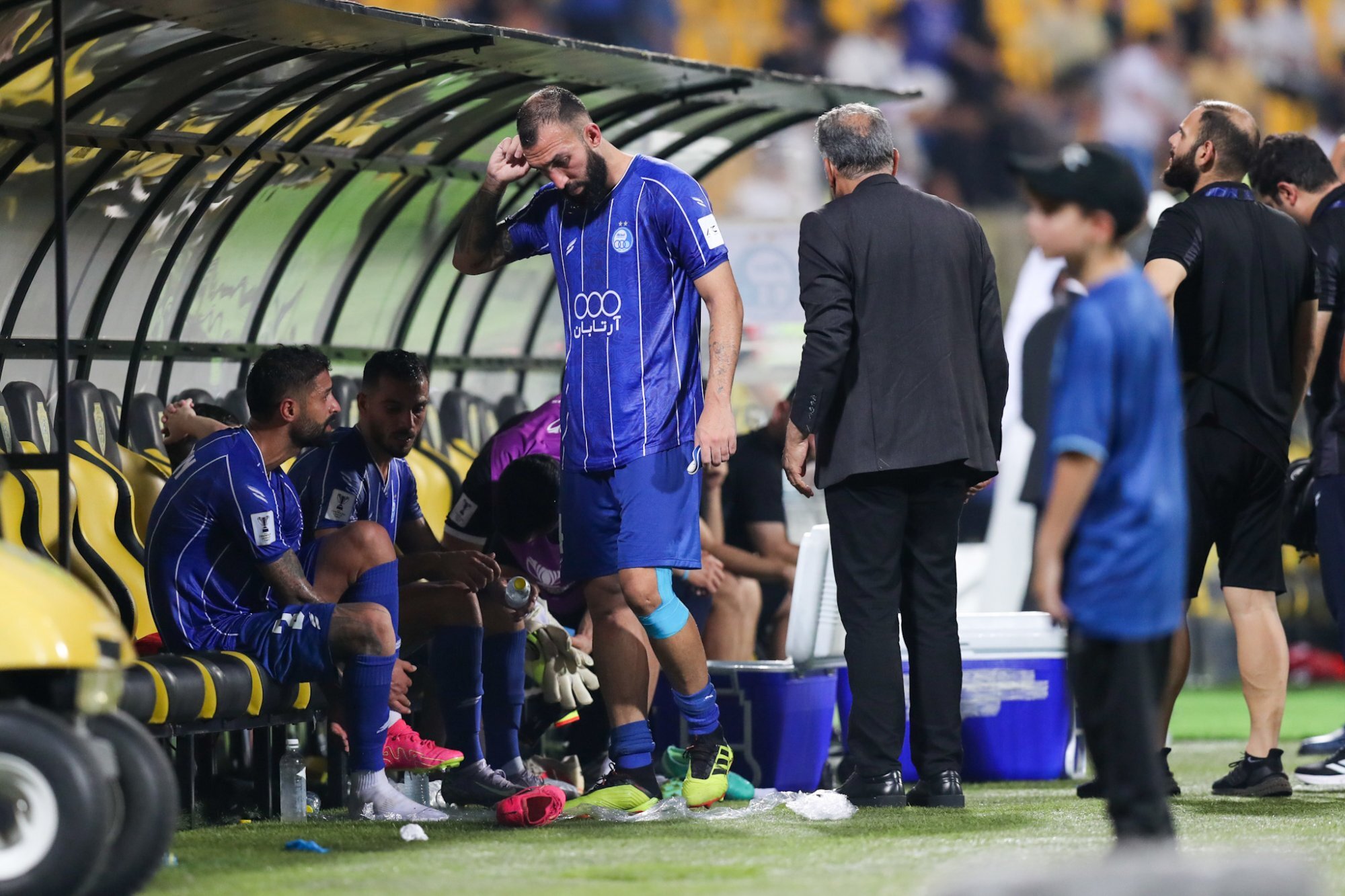 روزنامه بحرینی از وضعیت بحرانی استقلال نوشت روزنامه بحرینی از وضعیت بحرانی استقلال نوشت