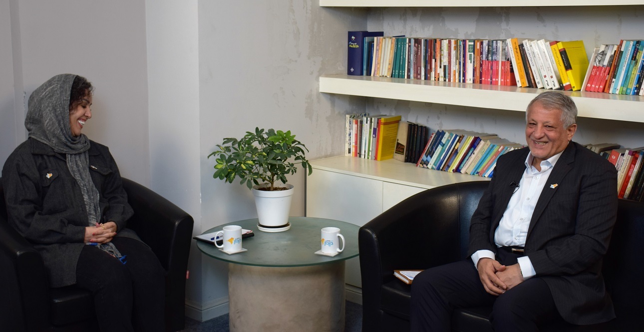 محسن هاشمی: انتصاب‌های حاکمیتی از انتخاب شدگان مردم بیشترند/در جمهوری اسلامی به استقلال نمره بالای ۵۰ می‌دهم، اما به آزادی نه/نظام تصمیم گیری در کشور خدشه دار شده است/ افراطیون نمی گذارند، مشکلات کشور حل شود