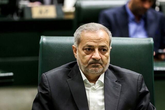 آینده کشور در دستان دانش‌آموزان است/ توسعه پروژه‌های آموزشی در سخت‌ترین‌ شرایط