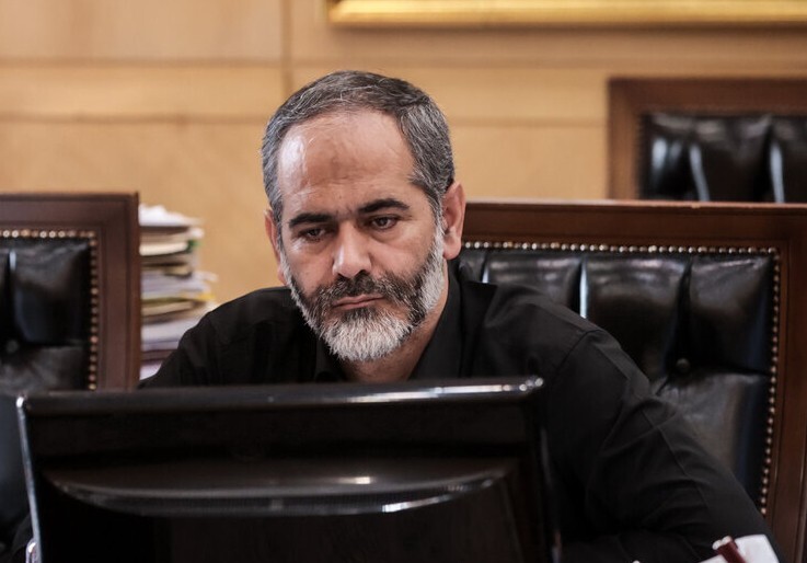 عباسی: سیم‌کارت سفید ندارم، با گرانی بنزین مخالفم