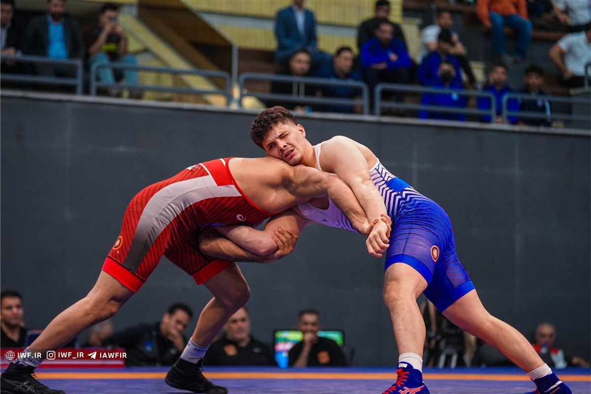 لیگ برتر کشتی فرنگی؛ استقلال قم قهرمان شد