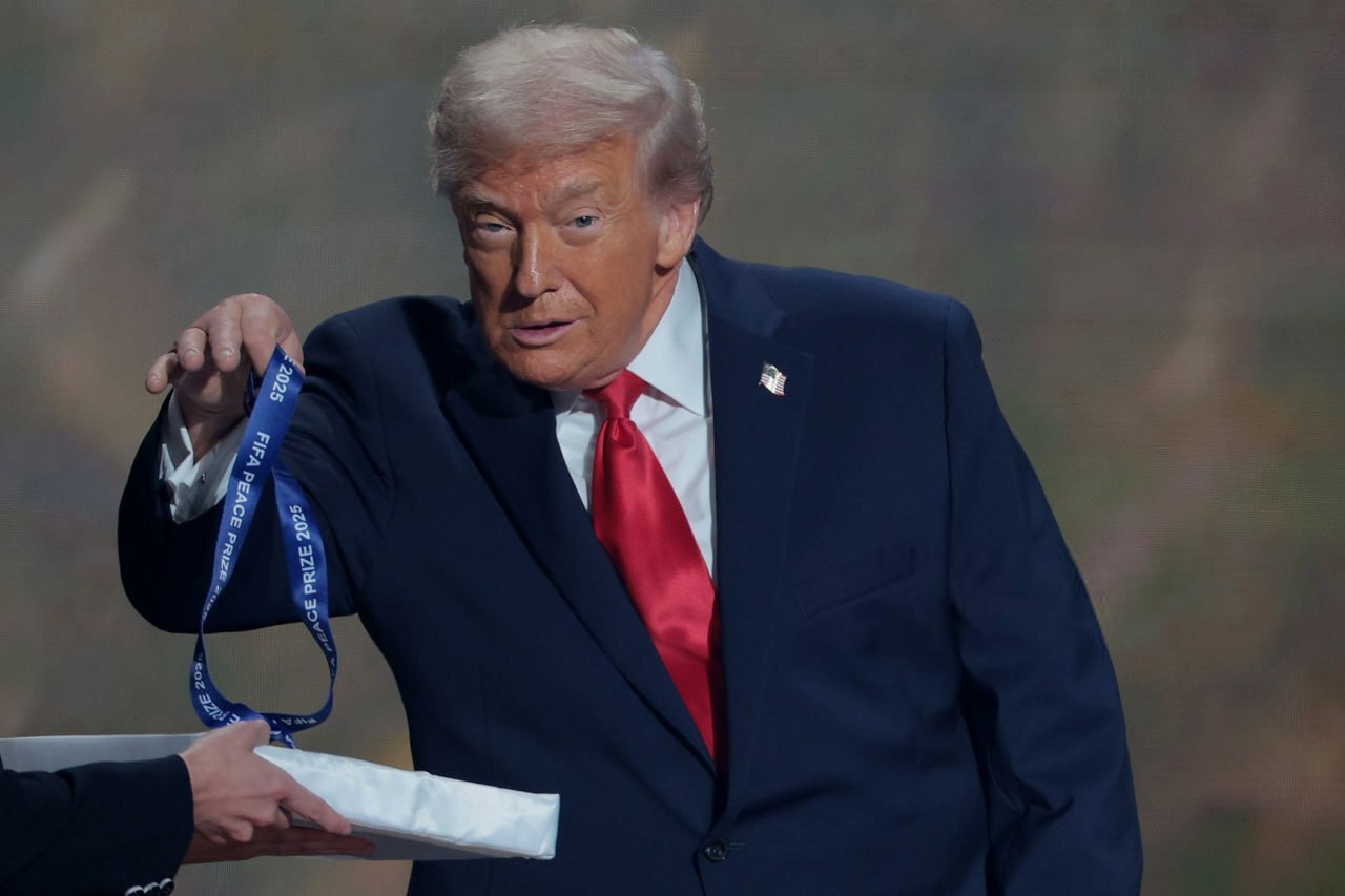 قرعهکشی جامجهانی؛ ترامپ برنده جایزه صلح فیفا شد قرعهکشی جامجهانی؛ ترامپ برنده جایزه صلح فیفا شد