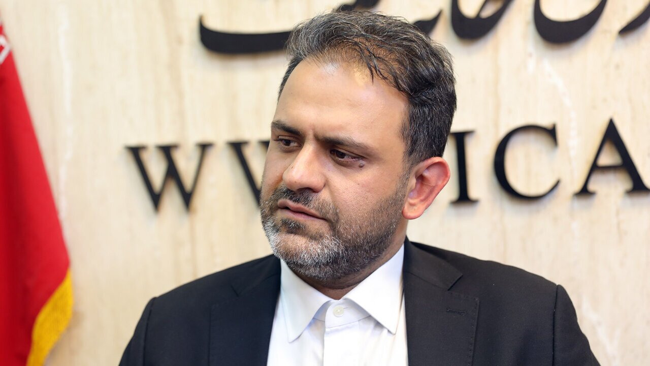 جباری، نماینده مجلس: درصد افزایش حقوق‌ها با تورم همخوانی ندارد