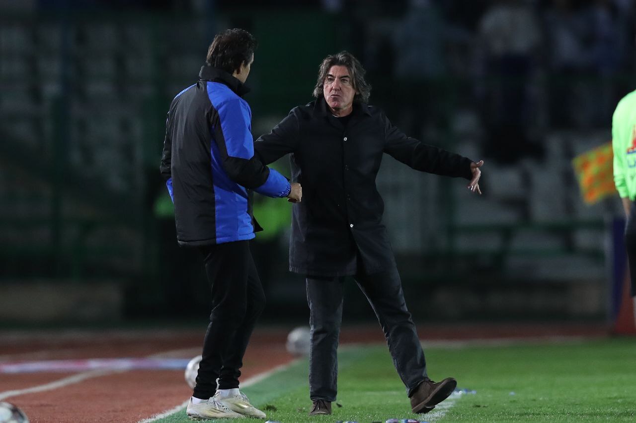 توقف بدموقع آبیها؛ صدر جدول طلایی ماند توقف بدموقع آبیها؛ صدر جدول طلایی ماند