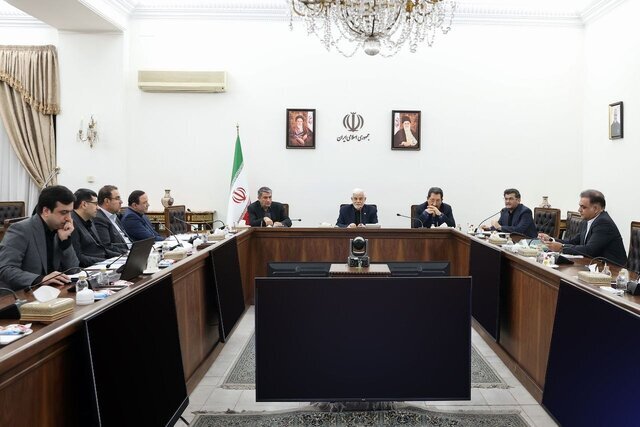 عارف: دولت مخالف واردات بی‌رویه صنعت نساجی است