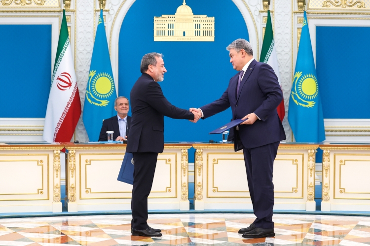 ۱۴ سند و تفاهمنامه همکاری میان ایران و قزاقستان ۱۴ سند و تفاهمنامه همکاری میان ایران و قزاقستان