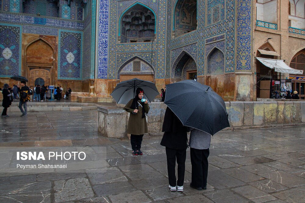 اصفهان نفس کشید