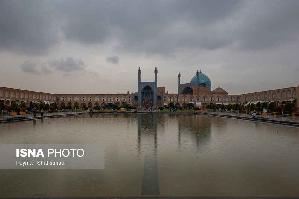 اصفهان نفس کشید