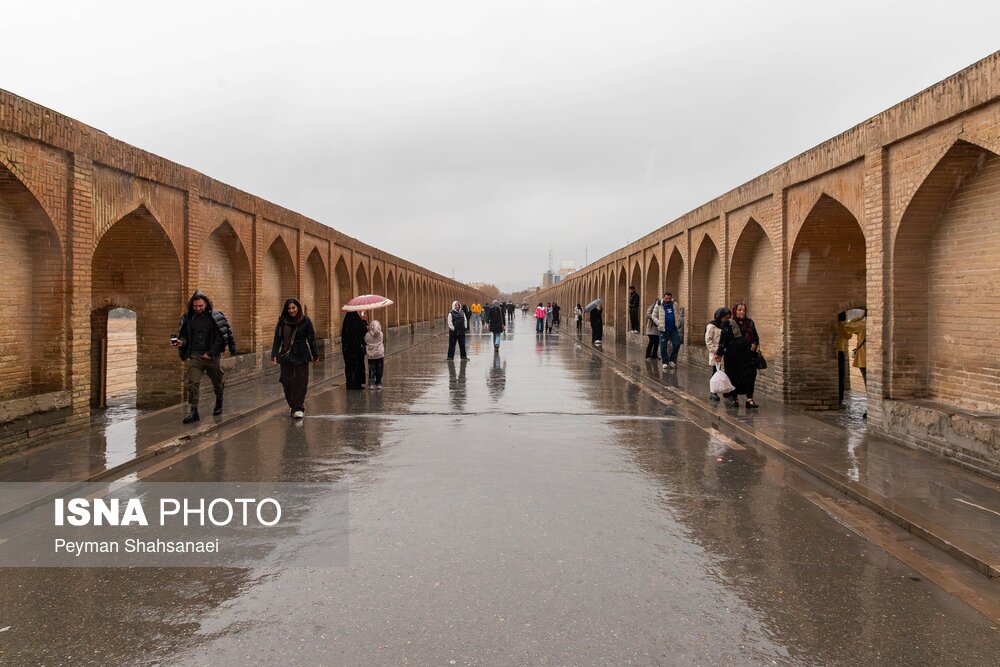 اصفهان نفس کشید