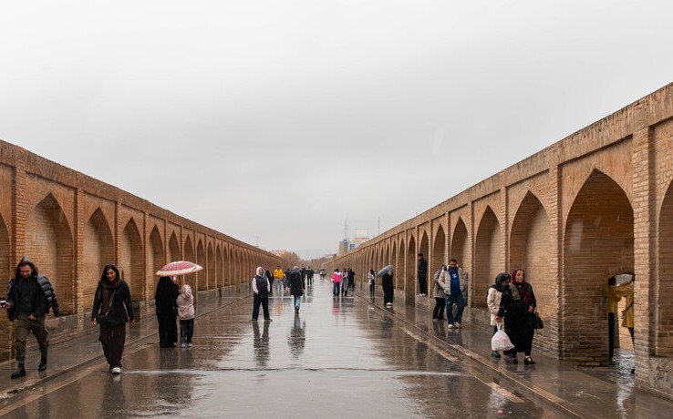 اصفهان نفس کشید