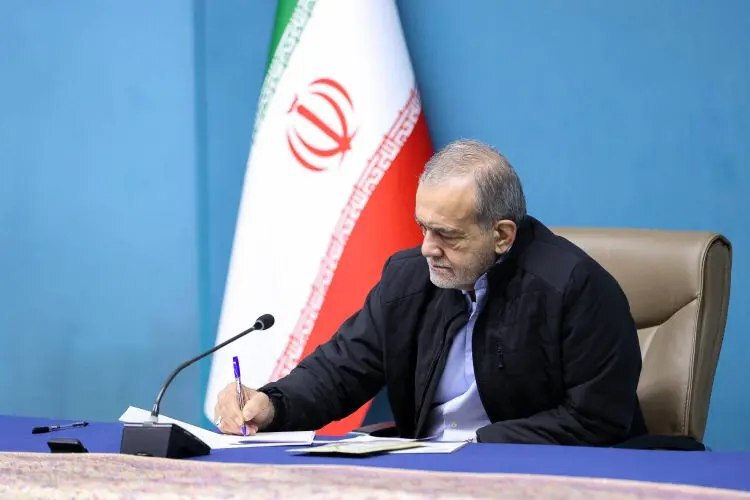 پیام تسلیت رئیسجمهور در پی درگذشت مادر ۳ شهید پیام تسلیت رئیسجمهور در پی درگذشت مادر ۳ شهید