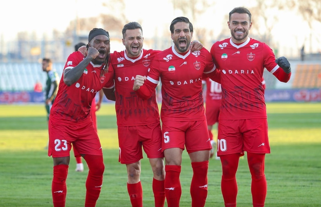 صدرنشینی سرخها با اولین گل بیفوما/ تراکتور در جمع مدعیان صدرنشینی سرخها با اولین گل بیفوما/ تراکتور در جمع مدعیان