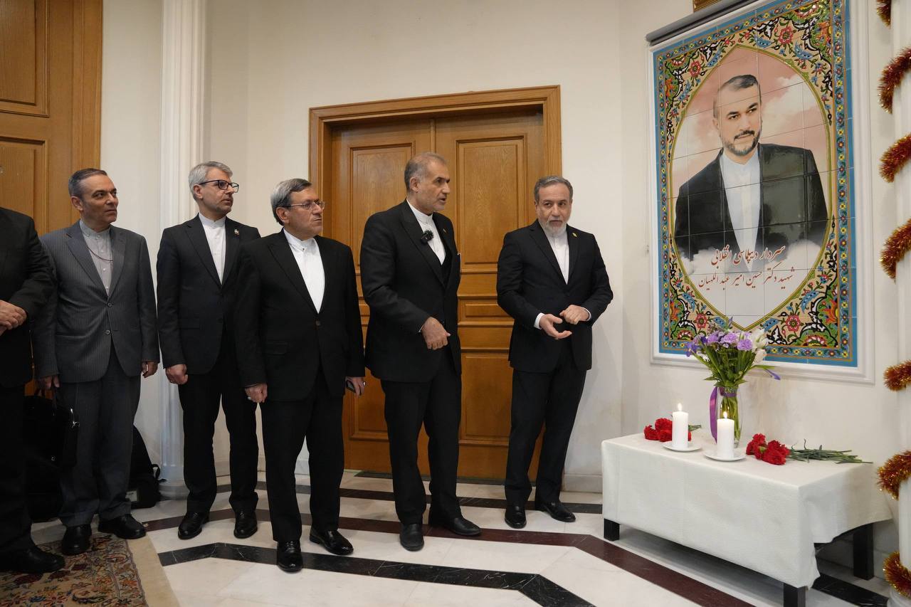 رونمایی از نماد یادبود شهید امیرعبداللهیان در مسکو