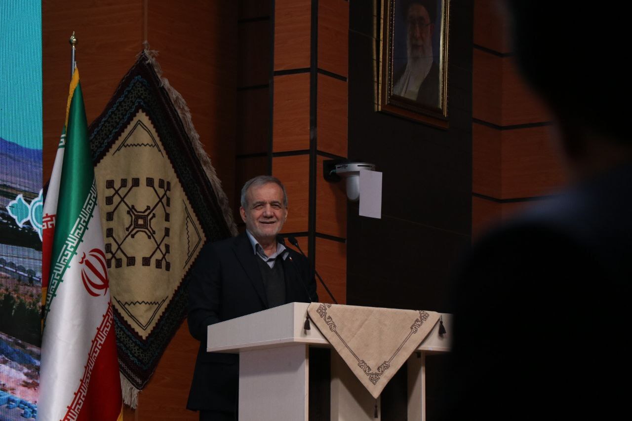 پزشکیان: وضعیت سخت، نعمتی بود که ما را بیدارتر کرد پزشکیان: وضعیت سخت، نعمتی بود که ما را بیدارتر کرد