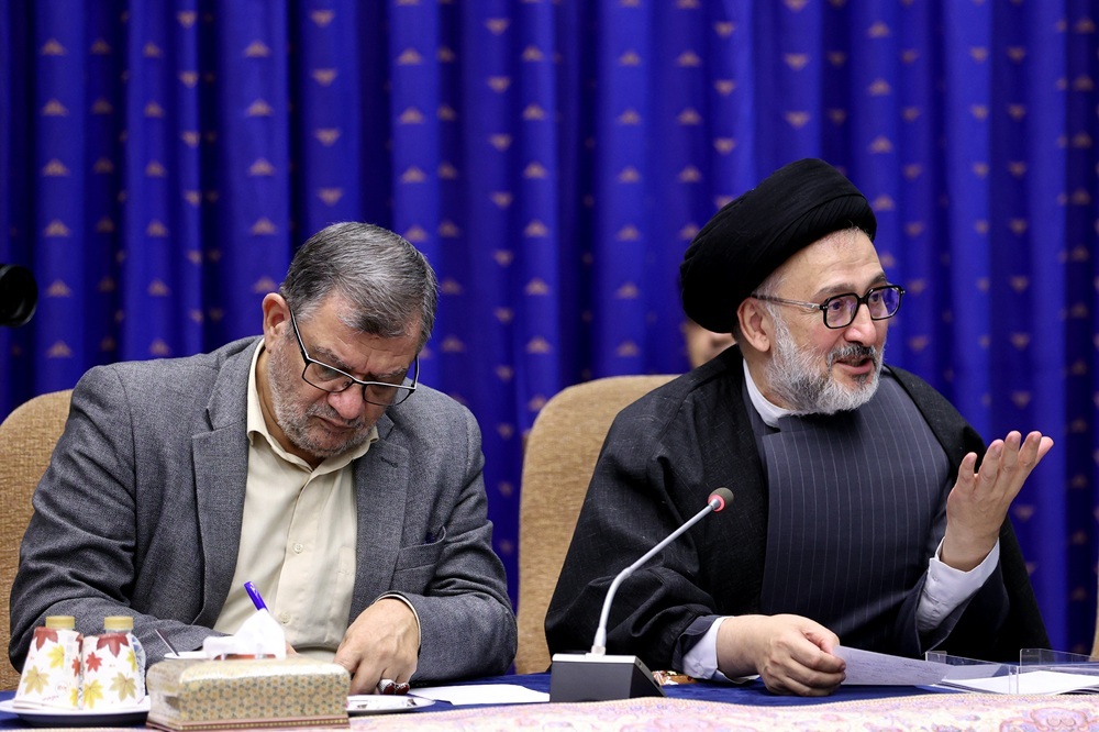 روایت ابطحی از جلسه با رئیسجمهور؛ نسل جدید از همه ما گذر کردهاند روایت ابطحی از جلسه با رئیسجمهور؛ نسل جدید از همه ما گذر کردهاند