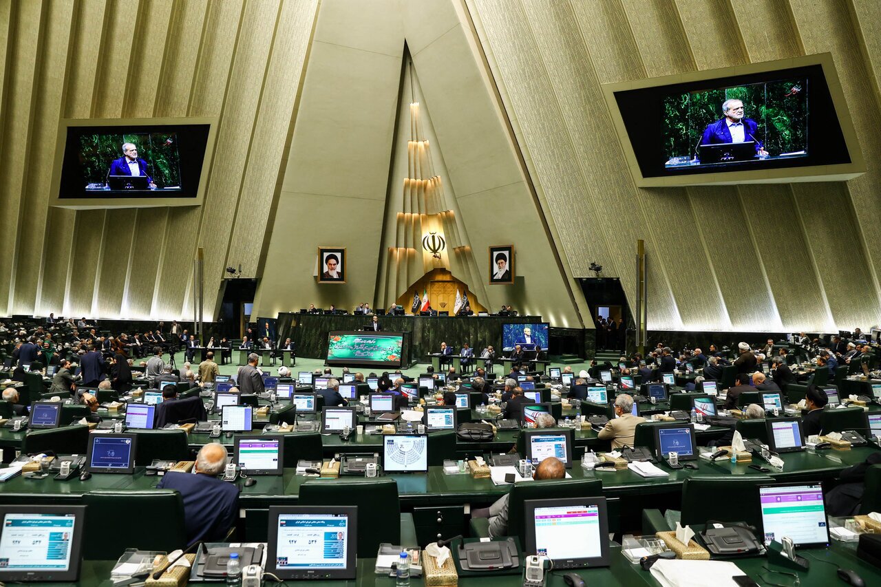 مجلس از پاسخ وزیر بهداشت قانع شد