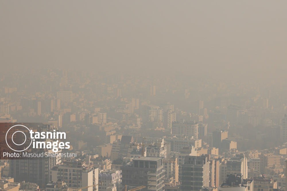 تهران زیر چتر دود