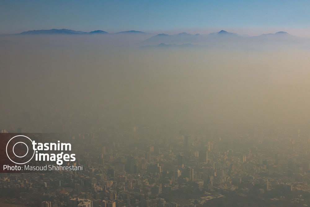 تهران زیر چتر دود