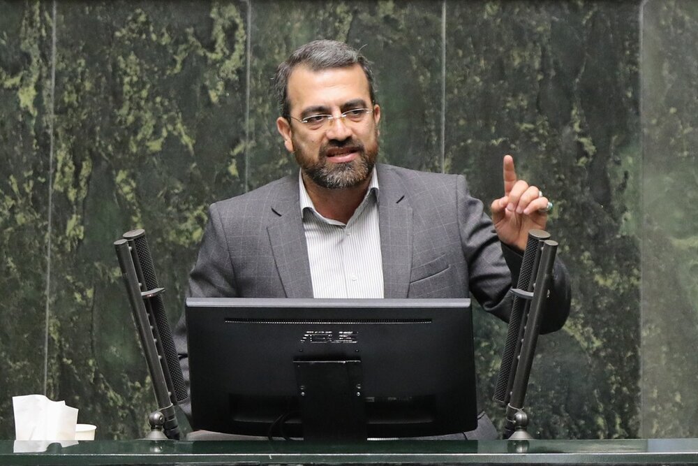 گران‌سازی بنزین، کمر مردم مستضعف را می‌شکند