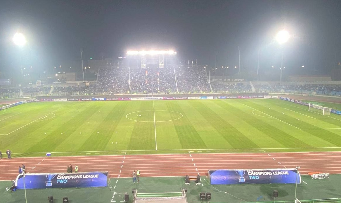 یک ساعت تاخیر در شروع بازی استقلال - الوصل