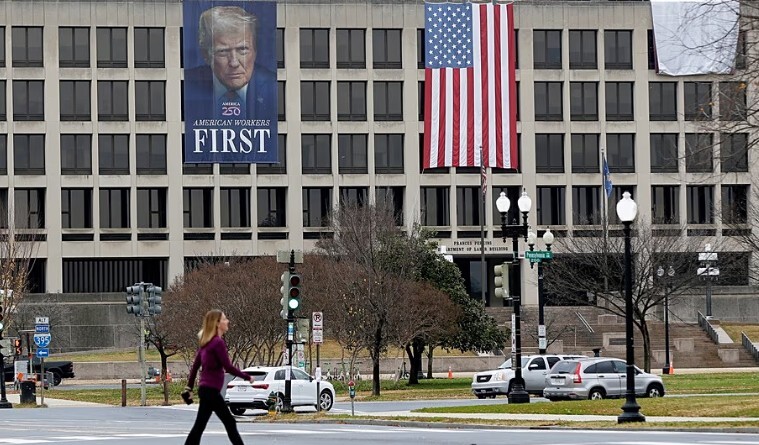 دستور ترامپ؛ بازبینی گرین‌‎کارت اتباع ۱۹ کشور از جمله ایران و افغانستان